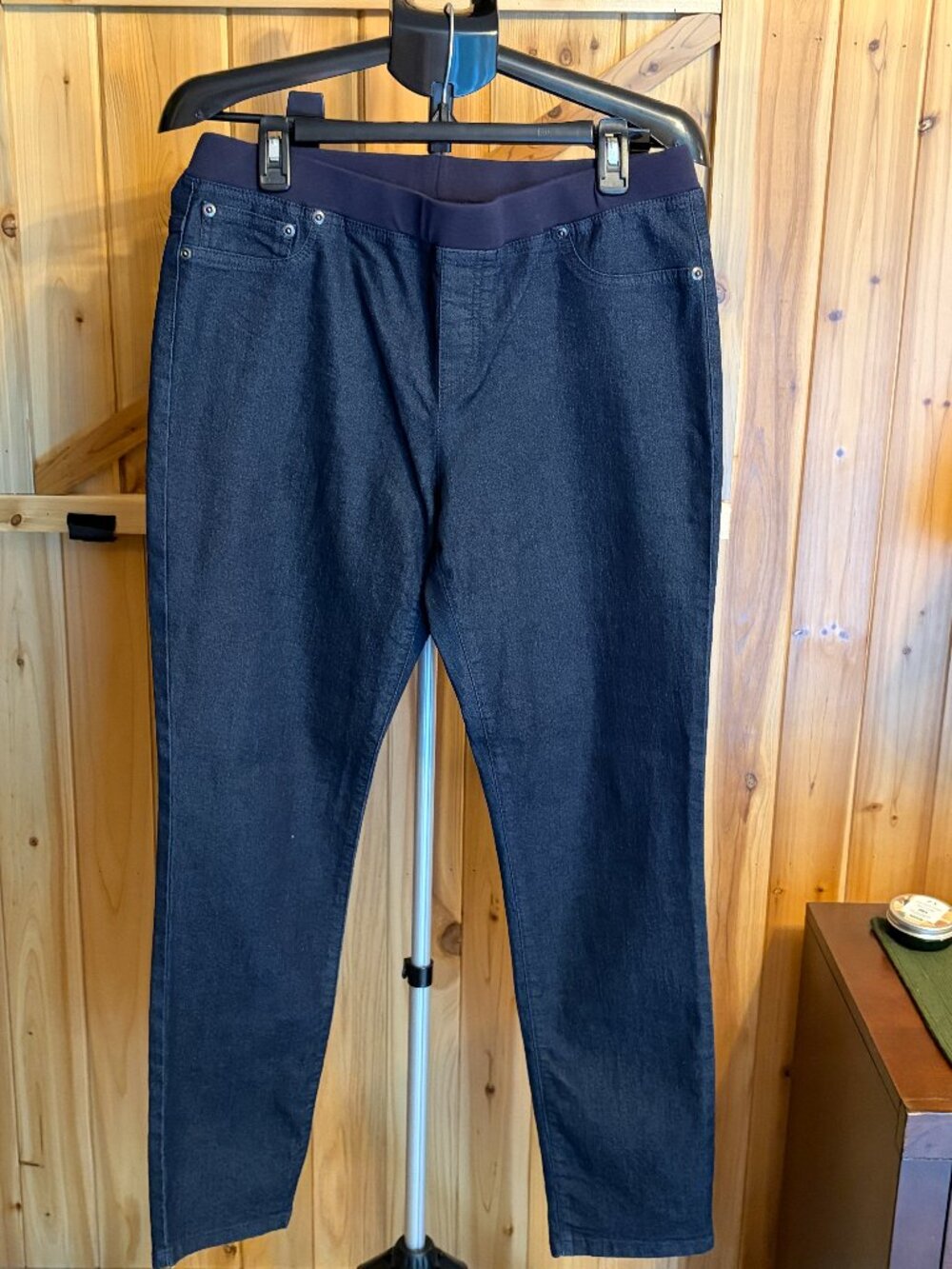 Chicos Platinum Womens Pull On Elastic Waist Stretch Denim Jeans Size 2 (12)